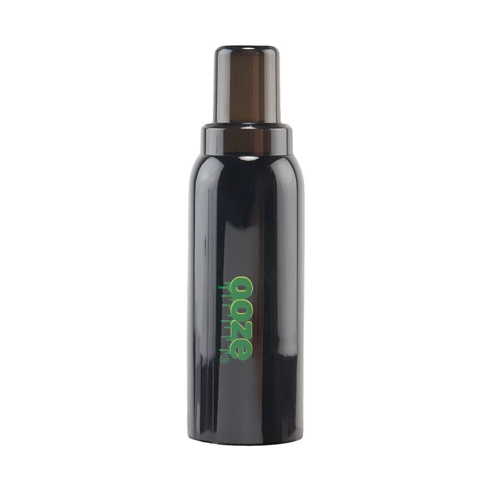A close-up of the Ooze Hivo's removable magnetic cover, highlighting the ergonomic mouthpiece and hygienic protective cap.