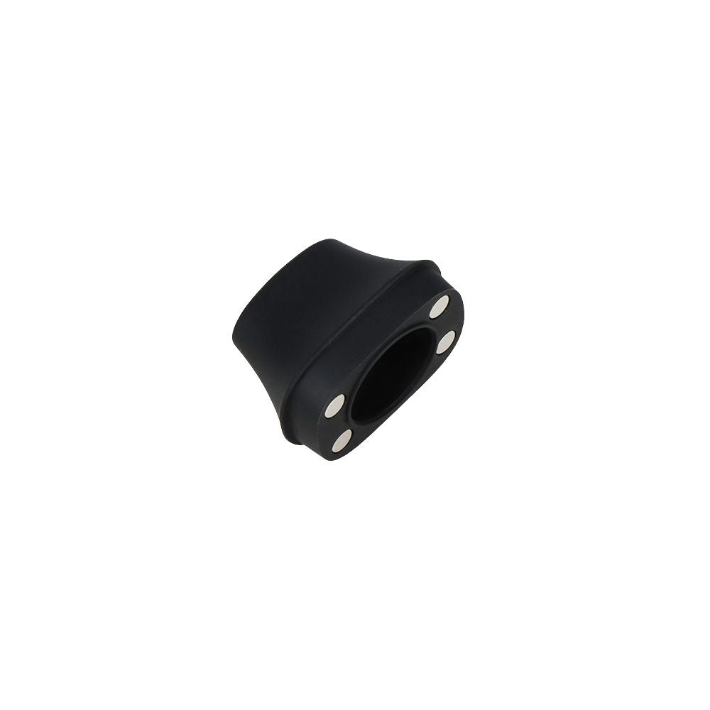 Close-up detail of the Pulsar 510 DL 5.0 magnetic mouthpiece, highlighting the custom-fit silicone seal and the strong alignment magnets that ensure a secure connection.